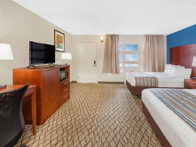 Baymont By Wyndham St. Ignace Lakefront Kültér fotó
