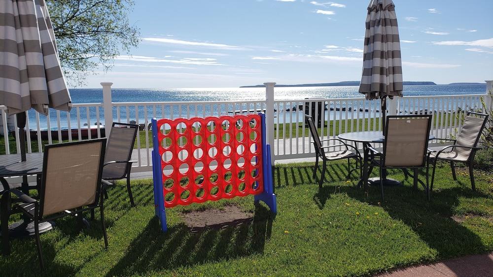 Baymont By Wyndham St. Ignace Lakefront Kültér fotó