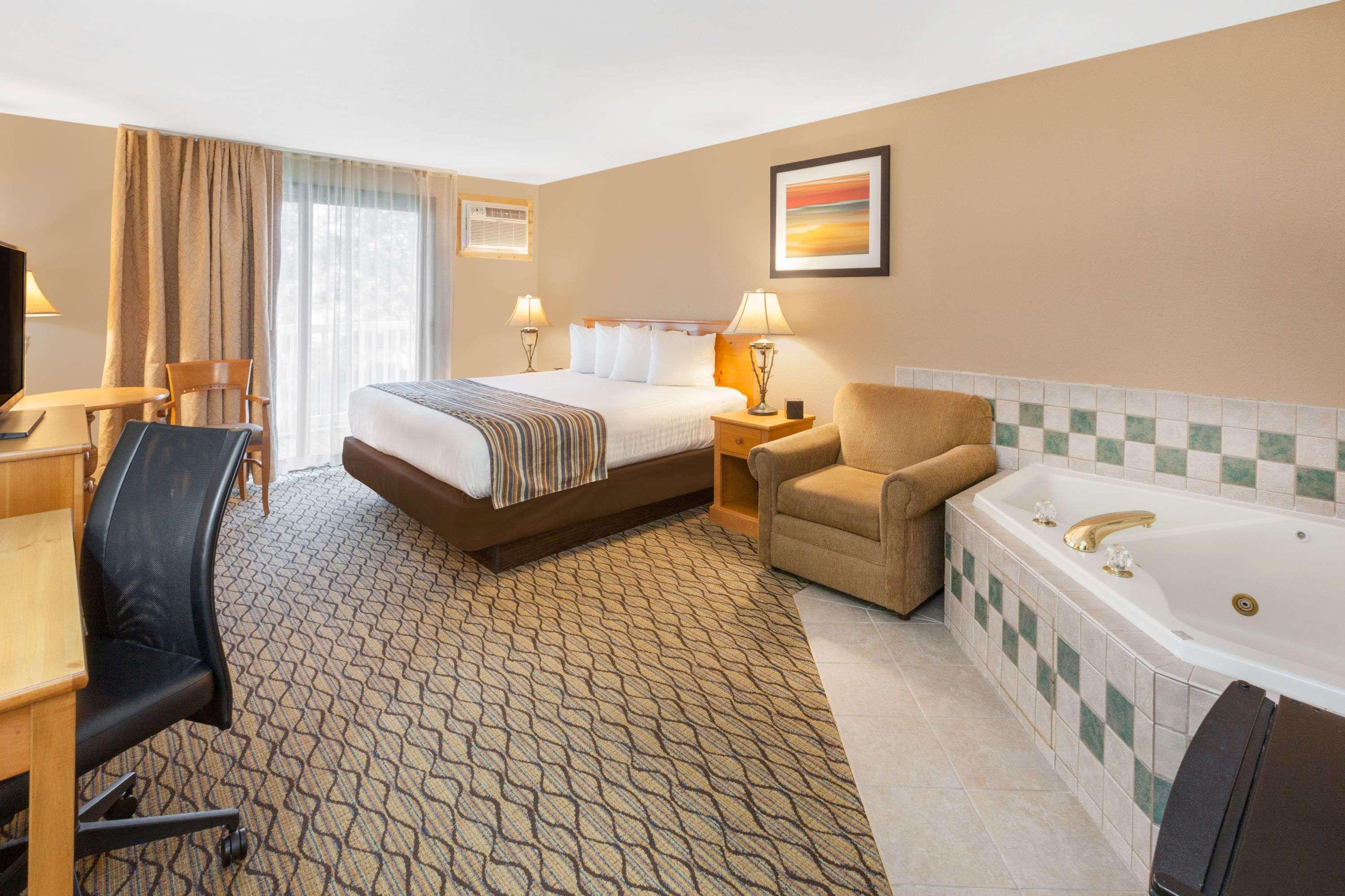 Baymont By Wyndham St. Ignace Lakefront Kültér fotó