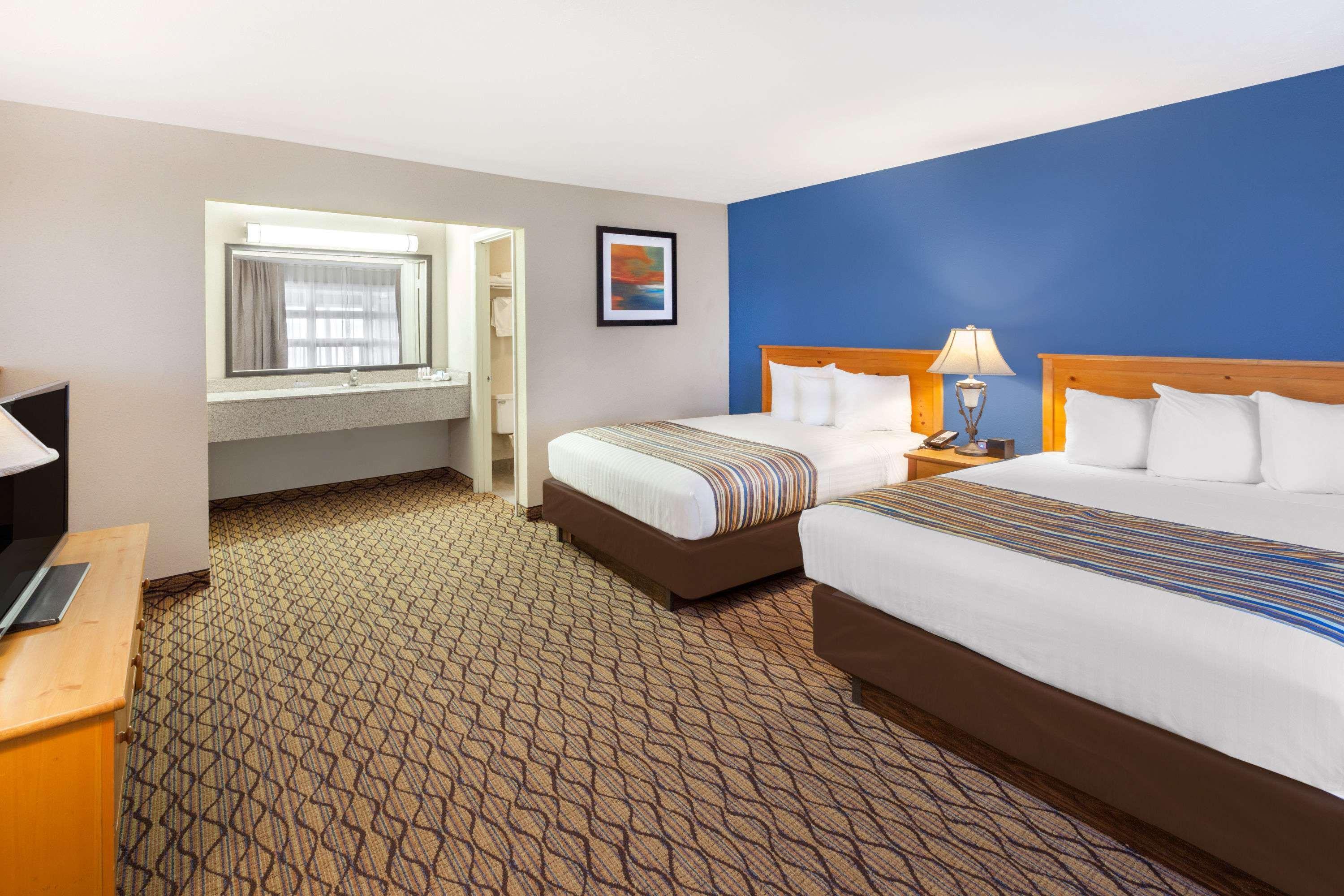 Baymont By Wyndham St. Ignace Lakefront Kültér fotó