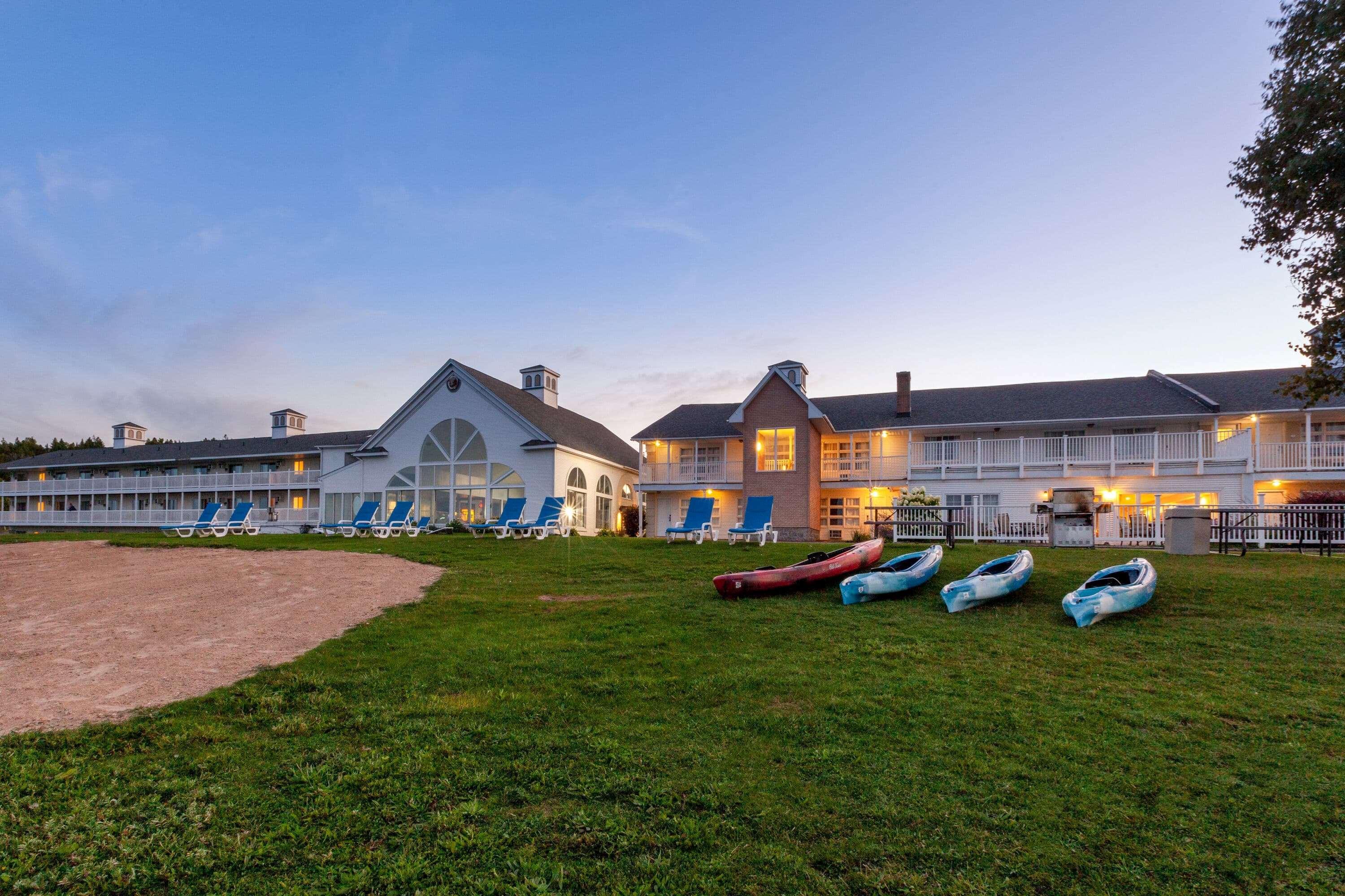 Baymont By Wyndham St. Ignace Lakefront Kültér fotó