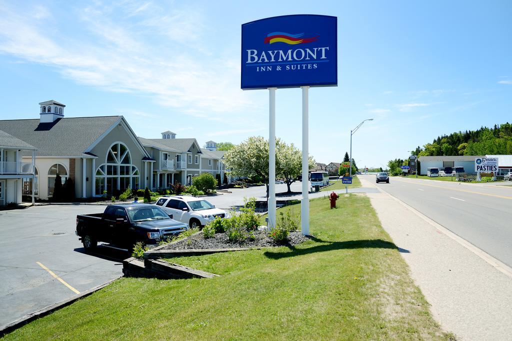 Baymont By Wyndham St. Ignace Lakefront Kültér fotó