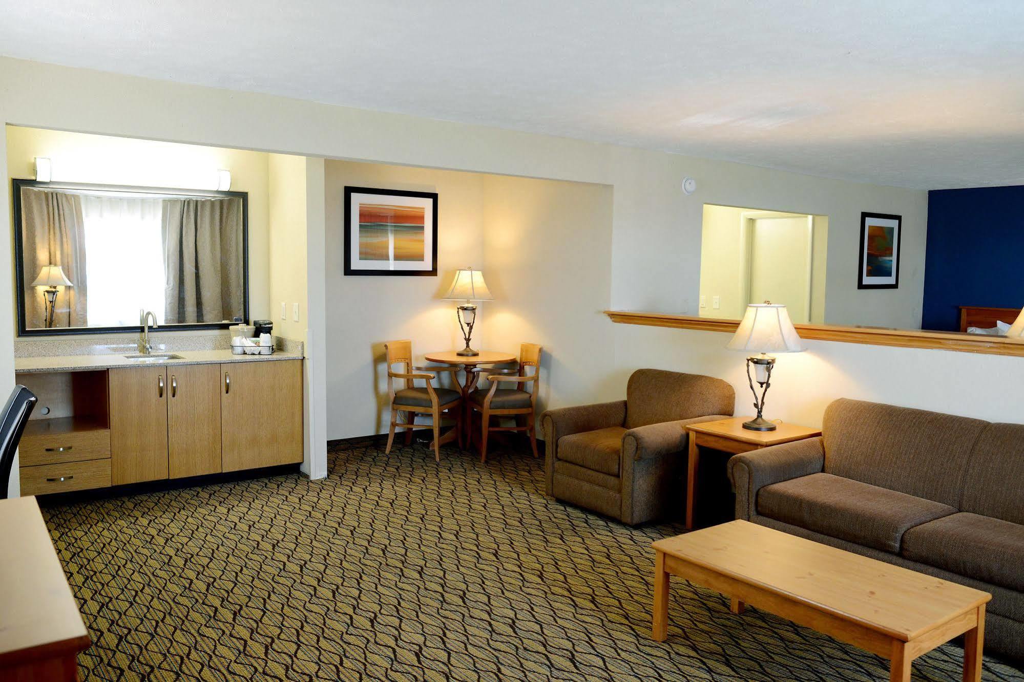 Baymont By Wyndham St. Ignace Lakefront Kültér fotó